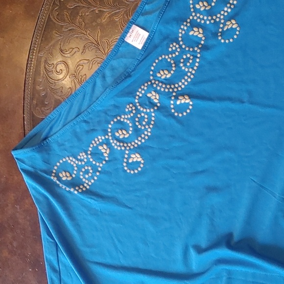 3/$30 Blue Off the Shoulder Top Sz 2X - Picture 3 of 5